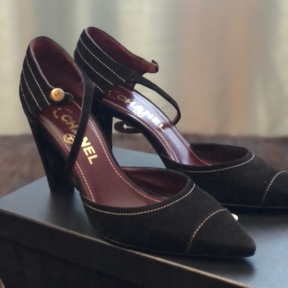 CHANEL Timeless Vintage Suede Heels - Picture 6 of 13